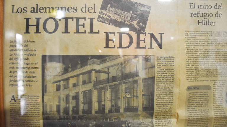 Ausgestellter Zeitungsausschnitt im Hotel Eden. Der Mythos von Hitlers Refugium. (Foto: SWR, Walter Filz)