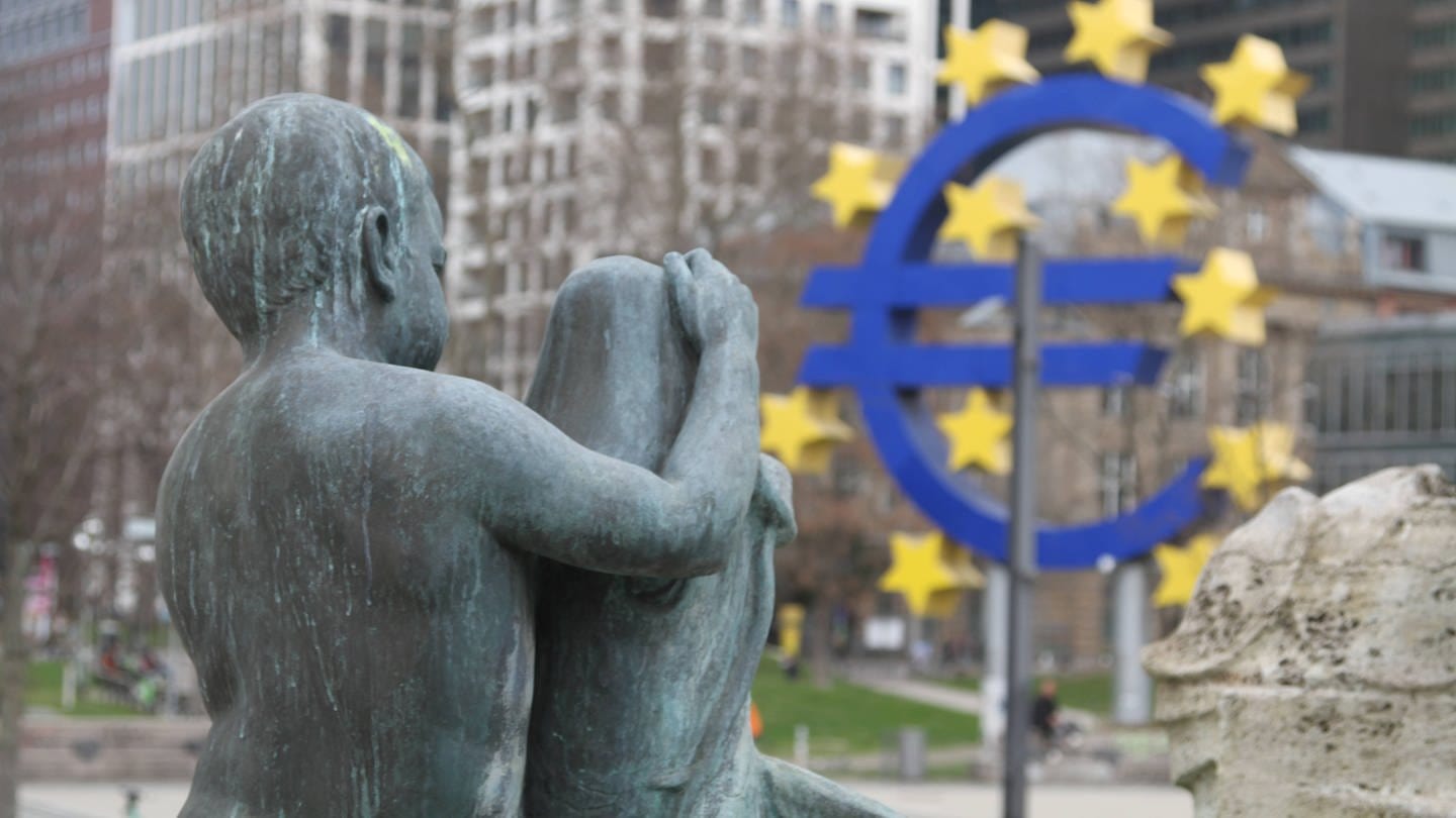 Euro-Skulptur (Foto: IMAGO, Xinhua)