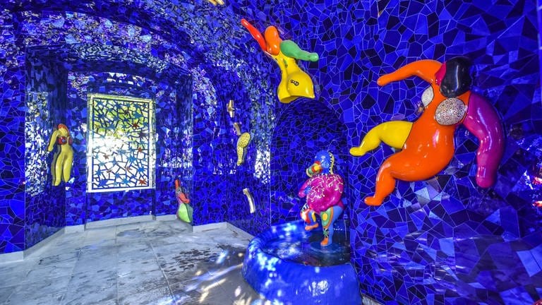 Blaue Grotte Niki de Saint Phalle , Hannover, Herrenhäuser Gärten Schloss Herrenhausen (Foto: IMAGO, imago images / Henning Scheffen)