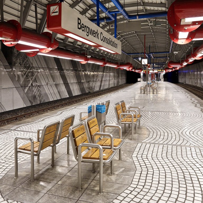 Defensive Architektur in einer U-Bahn-Station in Gelsenkirchen: Sitze statt Bänke