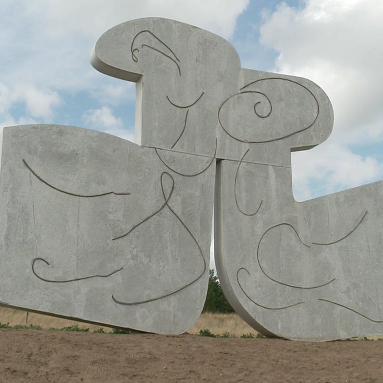 Skulptur Ömega Man, 2023, von Albert Oehlen in der Südeifel (Foto: SWR)