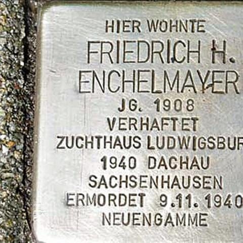 Aufnahme des Stolpersteins von Friedrich Hermann Enchelmayer in Stuttgart (Foto: Pressestelle, Stolpersteininitiative Bad Cannstatt -)