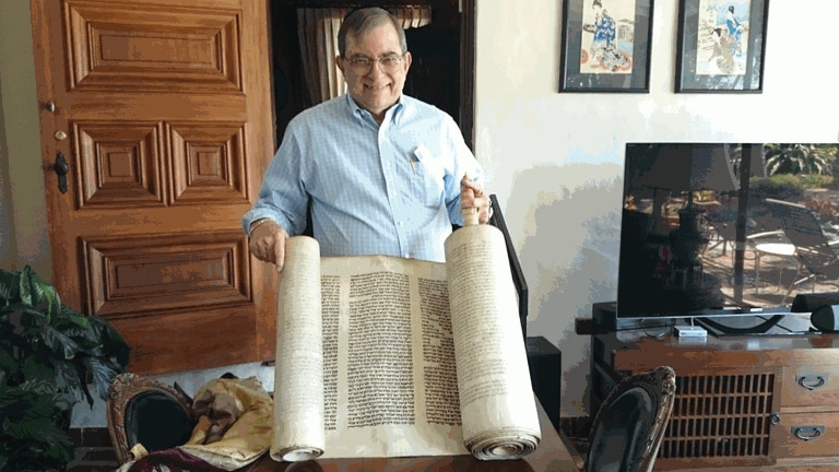 Leonard Wien, der jüdisch-amerikanische Unternehmer aus Miami, der die Kosten der Rekonstruktion der Thorarollen übernommen hat. (Foto: privat)