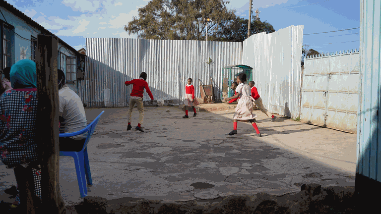 Schule in Kibera (Foto: Pressestelle, Daniel Sager)