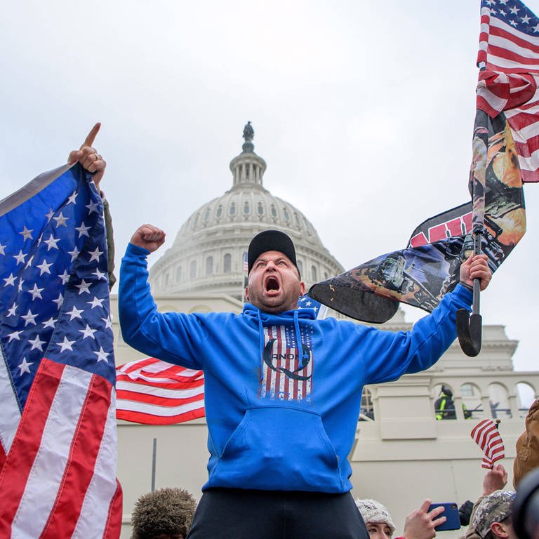 Trump-Unterstützer stürmen das US-Kapitol   (Foto: IMAGO, imago images / Bildbyran / JOEL MARKLUND 1000136017st)