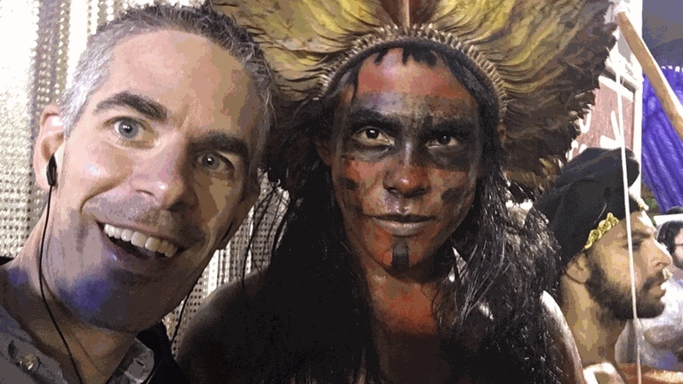 Stolz auf indigene Kulturen – hier ausnahmsweise in der Großstadt, beim Karneval in Rio (Foto: Ivo Marusczyk)