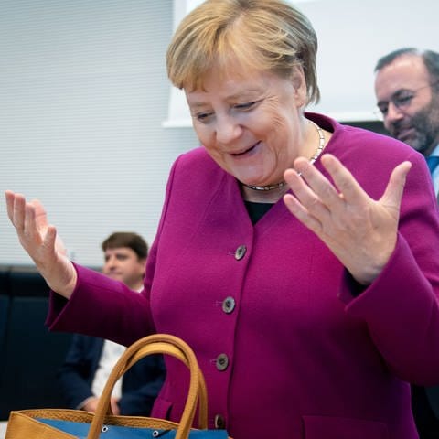 Angela Merkel in einer Fraktionssitzung von CDU und CSU im Bundestag. (Foto: picture-alliance / Reportdienste, Kay Nietfeld)