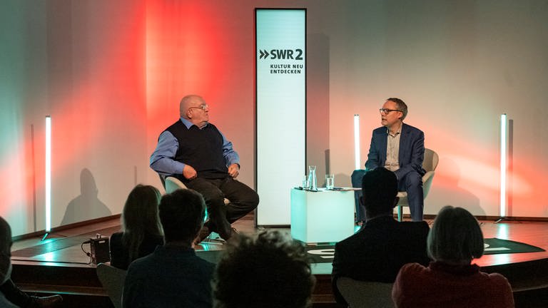 Der SWR2 True Crime Podcast "Sprechen wir über Mord?! live im Stuttgarter Literaturhaus (Foto: SWR, Patricia Neligan)