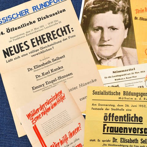 Plakate aus dem Nachlass der SPD-Politikerin Elisabeth Selbert (Foto: picture-alliance / Reportdienste, picture-alliance/ dpa | Bernd Schoelzchen)