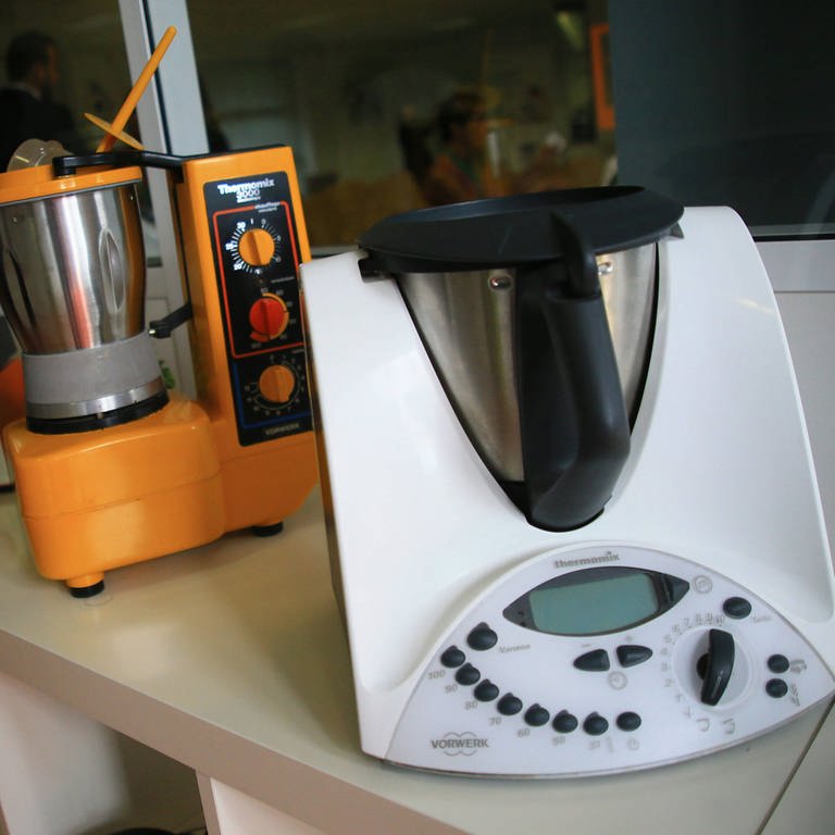 Plusieurs Versionen von Roboter-Küchenmixer THERMOMIX  (Foto: IMAGO,  PanoramiC)