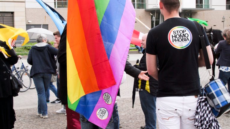 Demoteilnehmende am Internationale Tag gegen Homo-, Bi-, Inter- und Transphobie (17. Mai 2015 ) (Foto: picture-alliance / Reportdienste, Michaela Ellguth/Geisler-Fotopress)