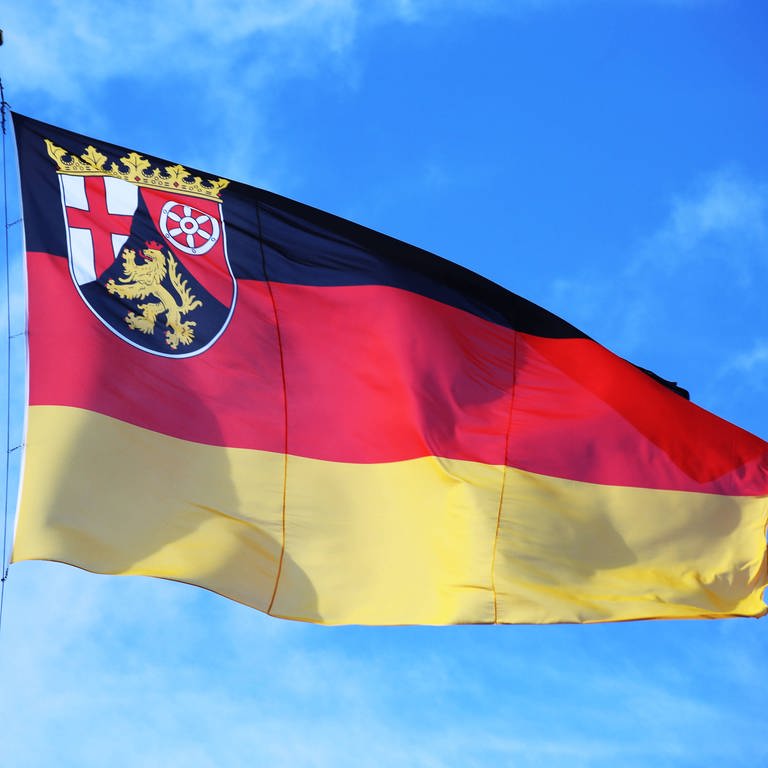 Die Flagge von Rheinland-Pfalz (Foto: IMAGO, IMAGO / U. J. Alexander)