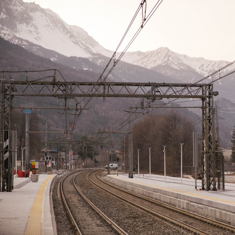 Der Bahnhof von Oulx liegt mitten in den Alpen. Hier kommen jedes Jahr Tausende 	Flüchtlinge an, die weiter nach Frankreich wollen.