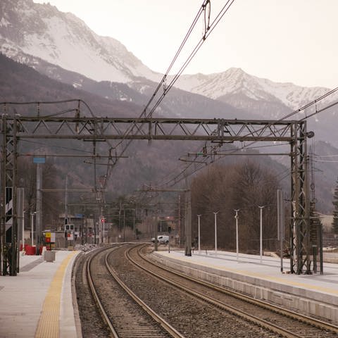 Der Bahnhof von Oulx liegt mitten in den Alpen. Hier kommen jedes Jahr Tausende 	Flüchtlinge an, die weiter nach Frankreich wollen. (Foto: Philipp Lemmerich (DLF Kultur))