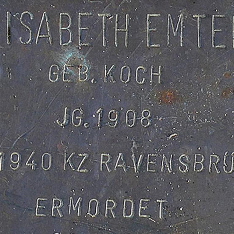 Aufnahme des Stolpersteins von Elisabeth Emter in Freiburg (Foto: SWR, SWR - Hubert Hagenmeyer)