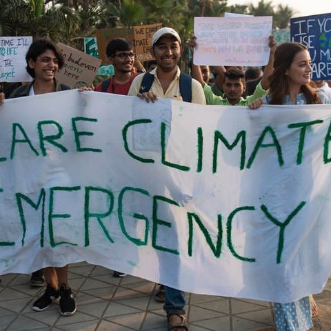 EinwohnerInnen von Mumbai nehmen im November 2019 an einer Fridays for Future-Demo gegen den Klimawandel teil