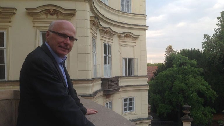 Auf Genschers Balkon in der deutschen Botschaft (Foto: Pressestelle, Peter Lange)