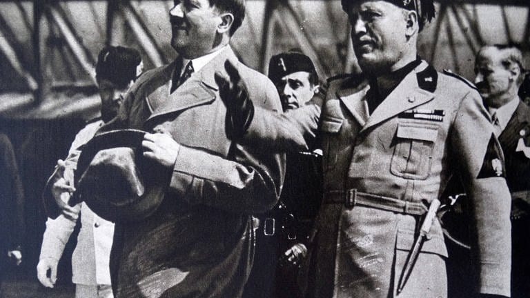 Mussolini empfängt Adolf Hitler (li.)