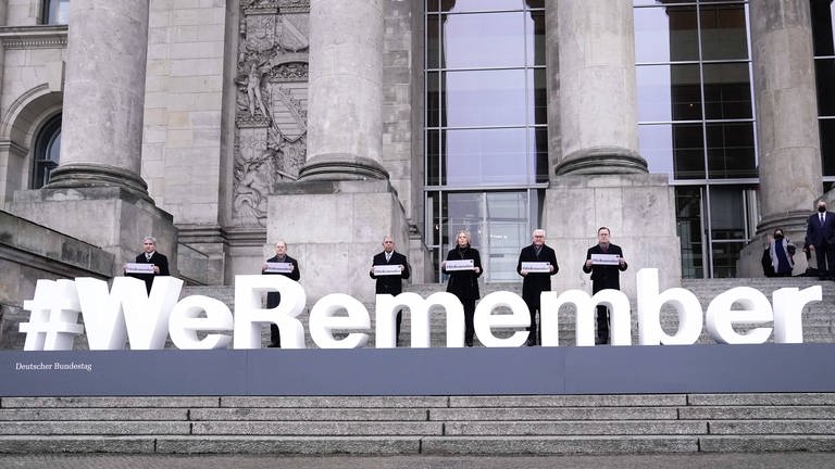 Holocaust-Gedenktag 2022: #WeRemember vorm Deutschen Bundestag