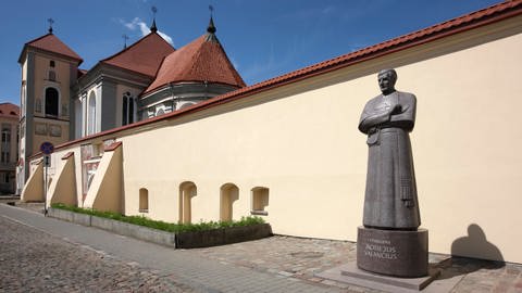 Kaunas Kloster mit Statue