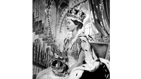 Kronjuwelen von Großbritannien: Krönungsfoto Königin Elisabeth II. (Foto: IMAGO, ZUMA - Keystone)