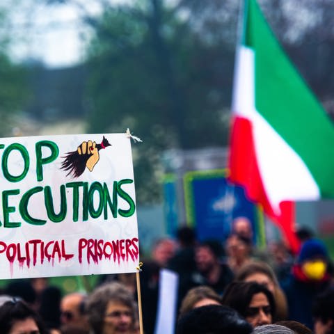 Demonstrationen gegen den Umgang mit Verhafteten im Iran