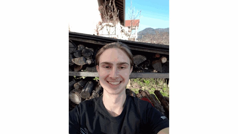 Max (23) studiert Finnougristik (Finnisch), liebt den Norden: „Ich rede viel mit mir selbst, bespreche mich mit mir - irgendwie eine innere Absprache.“ (Foto: privat)