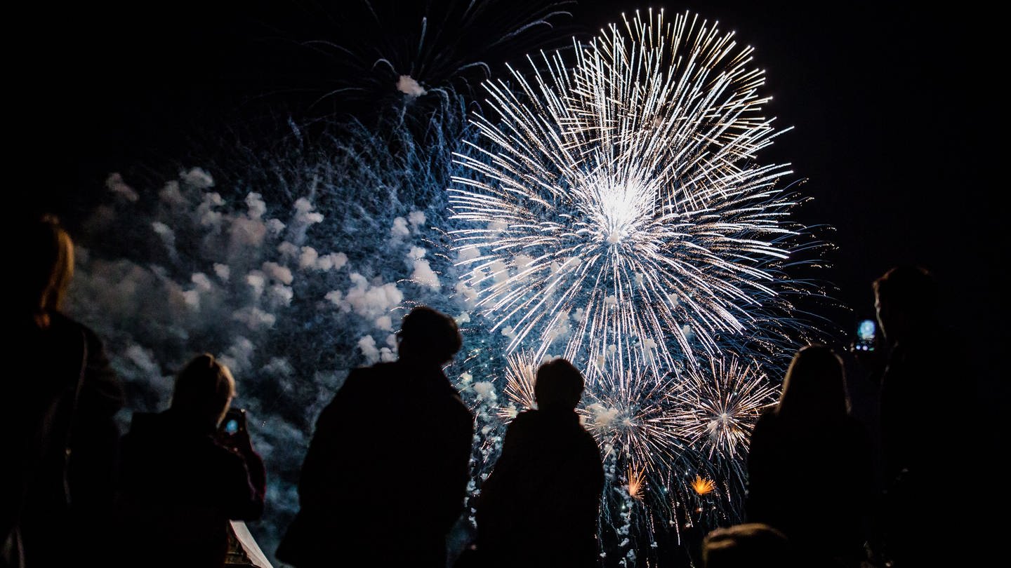 Feuerwerk-Festival Flammende Sterne (Foto: picture-alliance / Reportdienste, picture alliance/dpa | Christoph Schmidt)