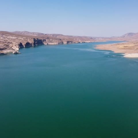 Aerial view of water reservoir on The River Tigris in the place of former village of Hasankeyf. Archivfoto (Foto: IMAGO, Pond5 Images)