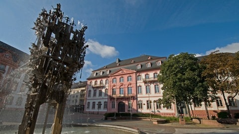 Mainzer Fastnachtsbrunnen (Foto: IMAGO, IMAGO / Panthermedia)