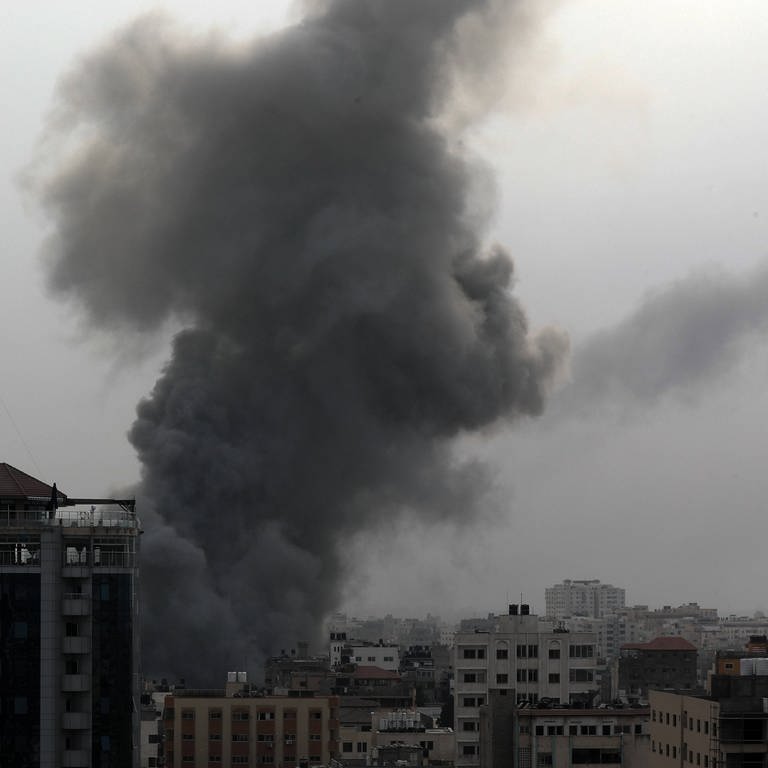 GAZA, Oct. 30, 2023 -- Smoke rises after Israeli airstrikes in Gaza City (Foto: IMAGO, IMAGO / Xinhua)