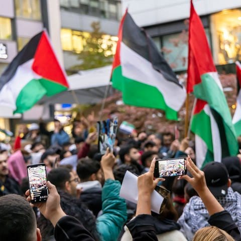 Demonstranten forderten ein Ende der Unterdrückung der Palästinenser und ein Stopp des Genozid