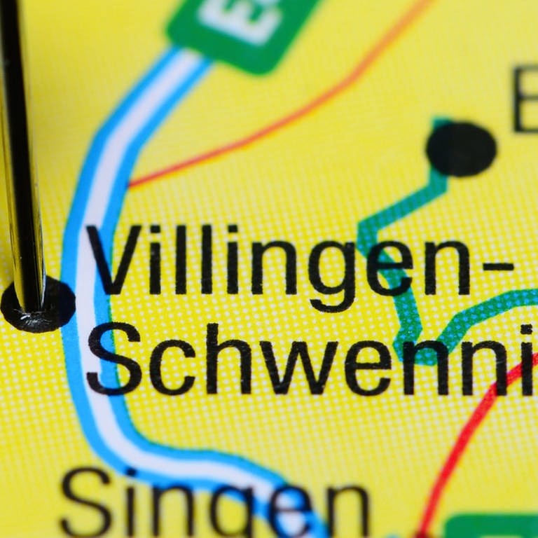 Photo of pinned Villingen-Schwenningen on a map of Germany. Symbolfoto