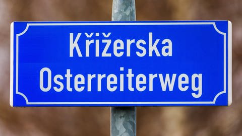 Osterreiterweg in der Ortschaft Kotten bei Wittichenau  zweisprachiges Ortsschild in der Lausitz 