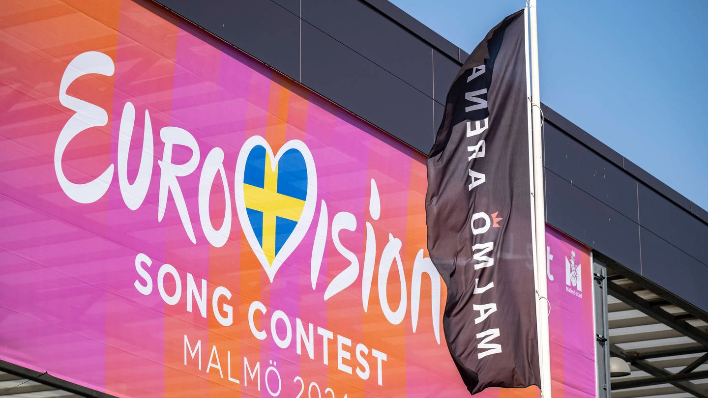 Eurovision banner outside Malmö Arena (Foto: IMAGO, xJohanxNilsson/TTx EUROVISION SONG CONTEST MALMÖ njjgixA-VmA)