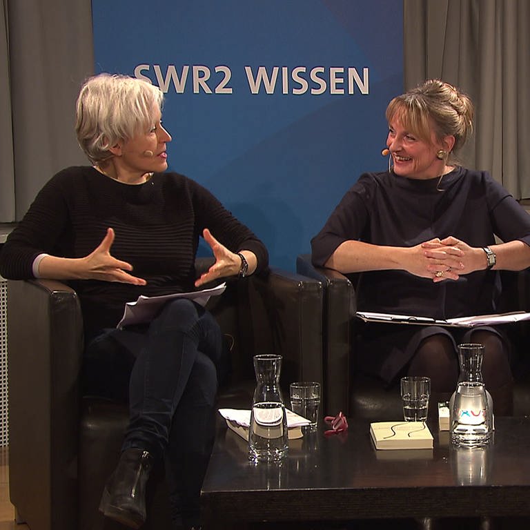 Schriftstellerin Ulrike Draesner, Moderatorin Anja Brockert und Dramaturg John von Düffel im Gespräch (Foto: SWR)