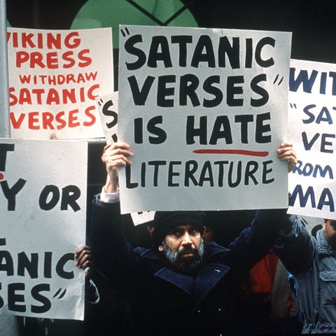 Demonstrationen gegen die "Satanischen Verse" von Salman Rushdie (Foto: dpa Bildfunk, picture-alliance/ dpa)