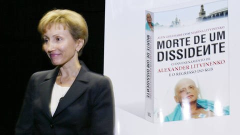 Marina Litvinenko, Witwe des 2006 vergifteten russischen Ex-Spions und Kreml-Kritikers Alexander Litwinenko, bei der Präsentation ihres Buches „Tod eines Dissidenten“ (2007)