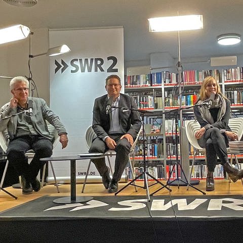 Helmut Böttiger, Carsten Otte, Nicola Steiner und Christoph Schröder in der Mediathek Bühl (Foto: SWR)