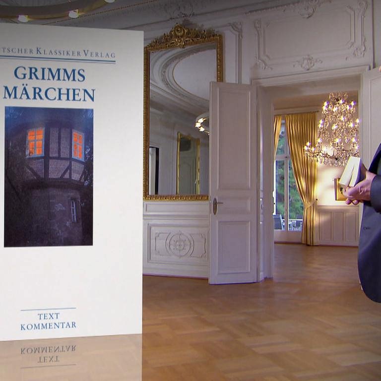 Moderator Denis Scheck vor "Grimms Märchen" (Foto: SWR, SWR -)