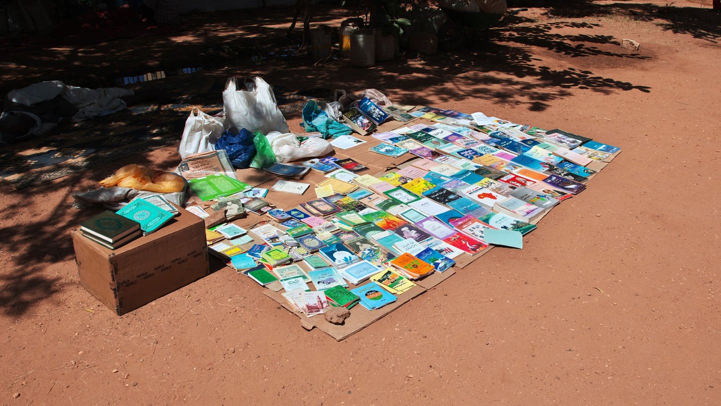 Sudanesischer Büchermarkt (Foto: IMAGO, (c) Pond5 images)