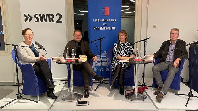 Beate Tröger, Carsten Otte, Cornelia Geißler und Jörg Magenau im PrinzMaxPalais Karlsruhe (Foto: Pressestelle, SWR)