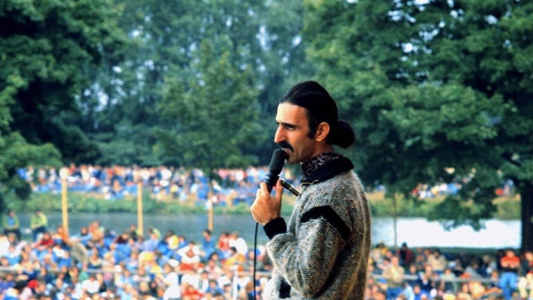 Zwischen Wahnsinn und Genie: Am 21.12.2020 wäre der Ausnahmemusiker Frank Zappa 80 Jahre alt geworden. (Foto: IMAGO, Mary Evans)
