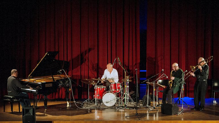 Die Jazzformation Zentralquartett mit Ulrich Gumpert, Günter Sommer, Ernst-Ludwig Petrowsky und Konrad Bauer (Foto: IMAGO, VIADATA)