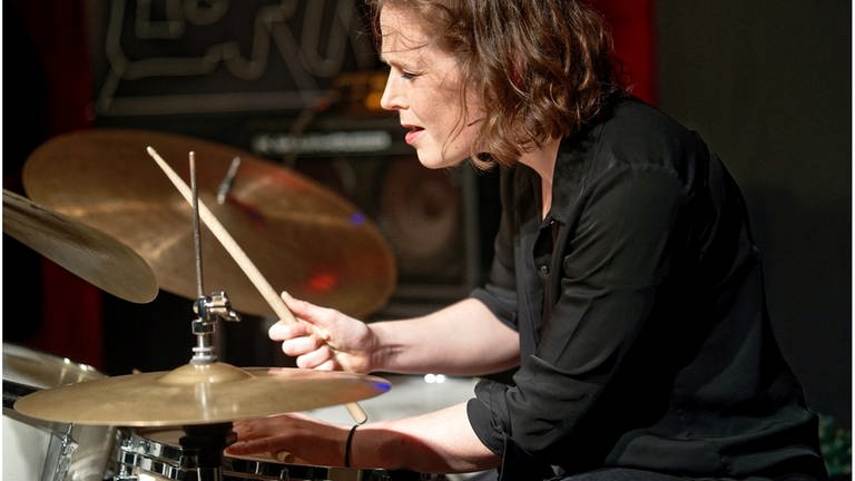 SWR Jazzpreisträgerin 2021:  Eva Klesse, Schlagzeug und Komposition (Foto: Pressestelle, Foto: Peter Tümmers)