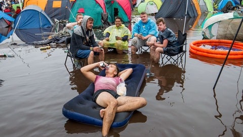 Festivals, die ins Wasser fielen (Foto: picture-alliance / Reportdienste, indiv)