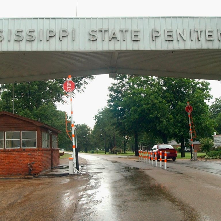 Eingang zum US-Gefängnis Mississippi State Penitentiary in Parchman, Mississippi