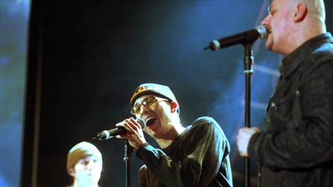 Söhne Mannheims mit Sänger Xavier Naidoo bei Rock Gegen Rechts im Berliner Velodrom (2001)