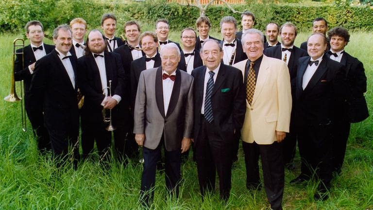 SWR Big Band mit Hugo Strasser, Paul Kuhn und Max Greger bei der Landesgartenschau in Singen im Jahr 2000
