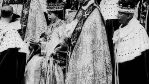 Die Krönung von Elizabeth II (Foto: picture-alliance / dpa, picture-alliance / dpa -)